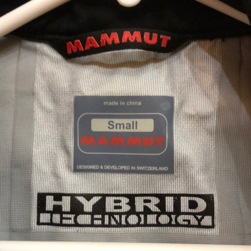 Mammut small women’s windbreaker rain jacket